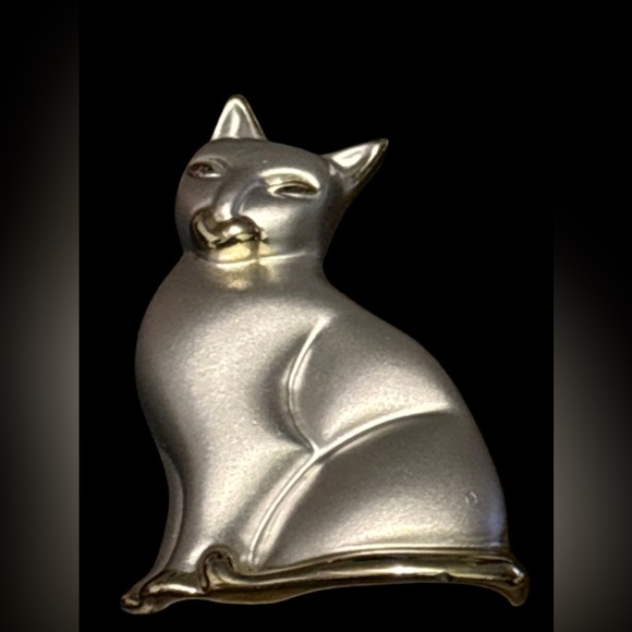 Satin and Glossy Finish Gold Tone Metal Sitting Cat Brooch 2.5” X 2” - Picture 11 of 11